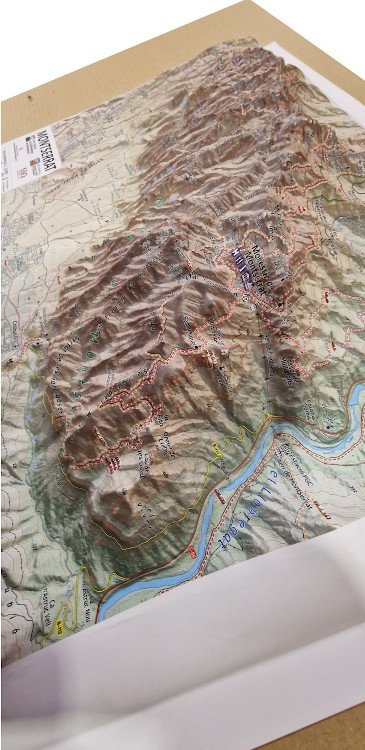 mapa relleu 1:18.000 montserrat
