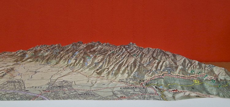 mapa relleu 1:18.000 montserrat